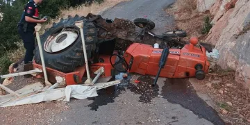 Adıyaman’da, traktör devrildi: 1 ölü, 2 yaralı