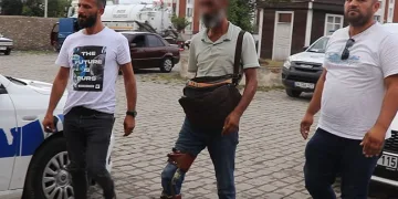 Topallayarak giren dilenci koşarak çıktı