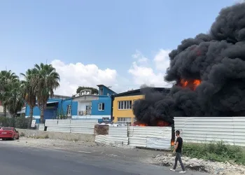 Mersin’de geri dönüşüm tesisinde yangın