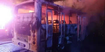Takım otobüsü alevlere teslim oldu