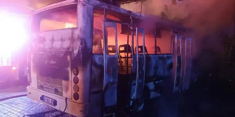 Takım otobüsü alevlere teslim oldu