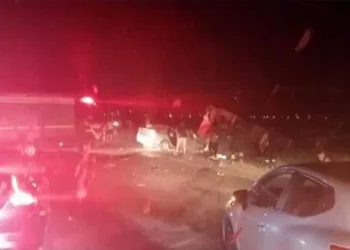 İşçi servisi ile otomobil çarpıştı: 17 yaralı