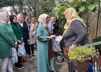 Ak kadınlar’dan Nilüfer’de hane ziyaretleri