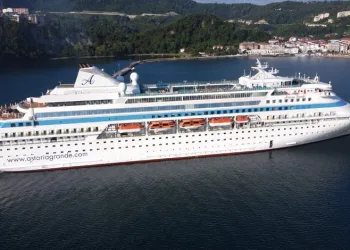 Amasra kruvaziyer gemisi ağrıladı
