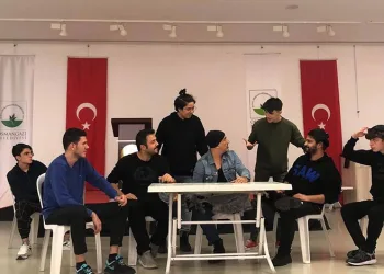 Gençler sahne tozunu Osmangazi’de yutuyor