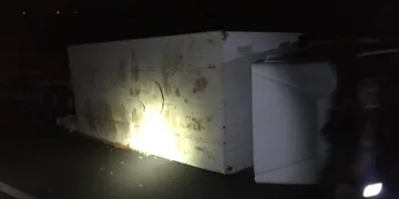 Kamyon altında feci ölüm