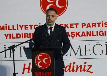 YKS’de derece yapan öğrencilere tebrik