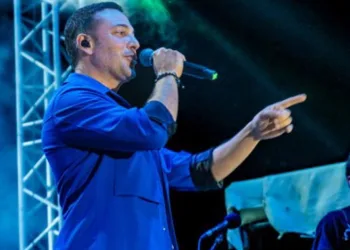 Konseri terk eden Oğuzhan Koç yuhalandı