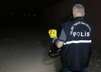 Adana’da boş arazide tabancayla vuruldu
