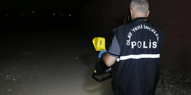 Adana’da boş arazide tabancayla vuruldu