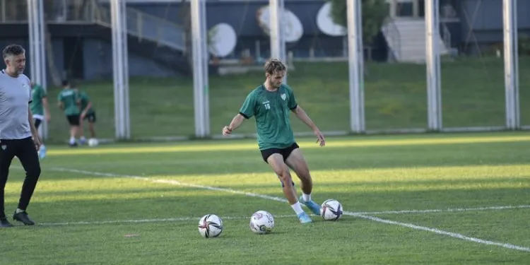 Bursaspor 2 günlük aradan sonra çalışmalarına yeniden başladı