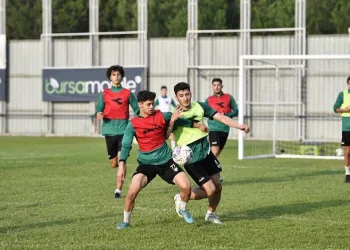 Bursaspor hazırlıklarını sürdürüyor