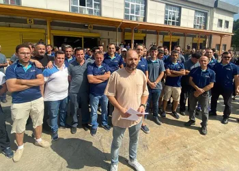 Bursa’da PTT işçileri iş bıraktı