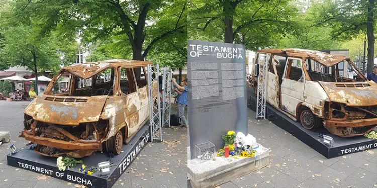 Bucha’da vurulan araç Berlin’de sergileniyor