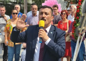 İYİ Parti Bursa’dan Zafer Bayramı kutlaması