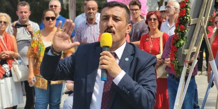 İYİ Parti Bursa’dan Zafer Bayramı kutlaması