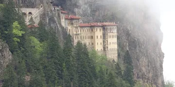 Sümela’ya ziyaretçi akını