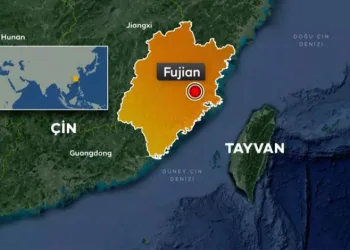 Çin, Tayvan karasularına balistik füze fırlattı