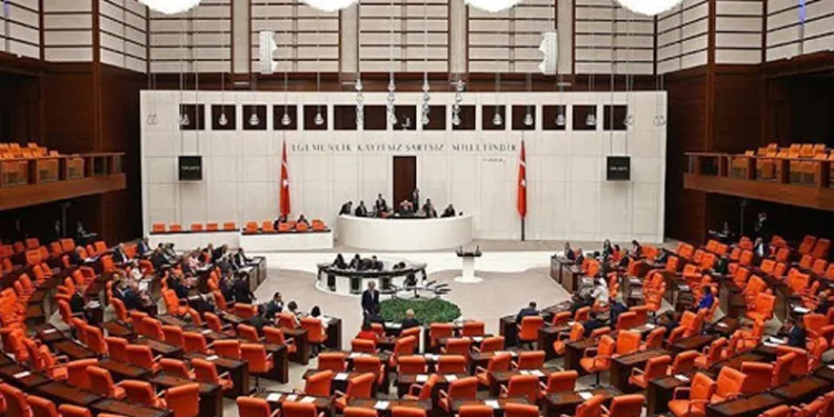 TBMM olağanüstü toplantı çağrısı düştü