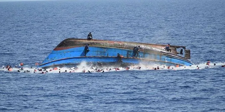 Hindistan’da yolcu teknesi battı: 3 ölü, 17 kayıp