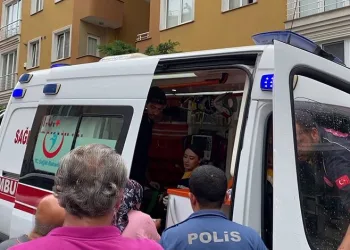 İstanbul’da kuşlarını kurtarmak isterken çatıdan düştü