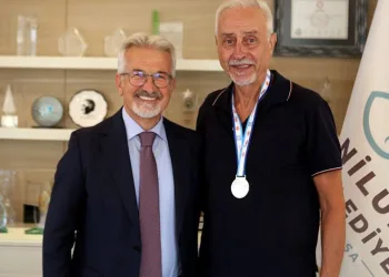 Veteran atletten gururlandıran başarı