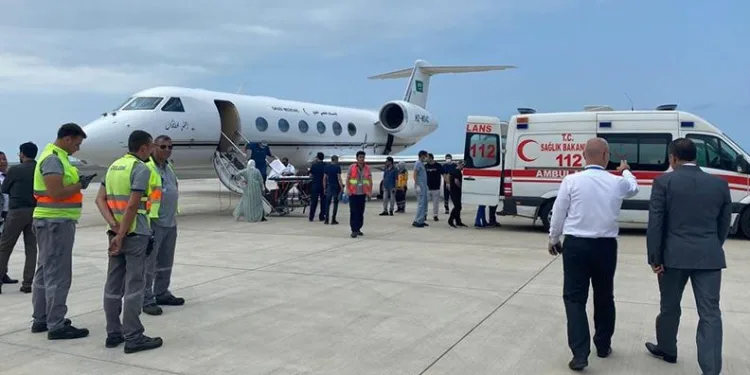 Minibüsü kazasında yaralanan turistler memleketlerine gönderildi