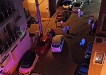 İzmir’de erkek arkadaşı tarafından silahla vuruldu