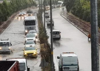 Zonguldak’ta metrekareye bir saatte 35 kilogram yağış düştü