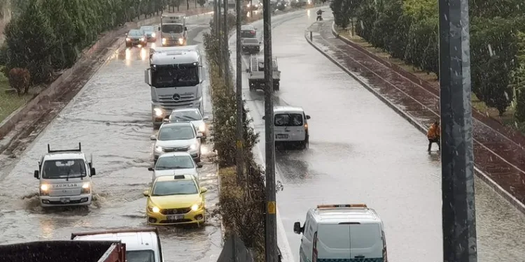 Zonguldak’ta metrekareye bir saatte 35 kilogram yağış düştü