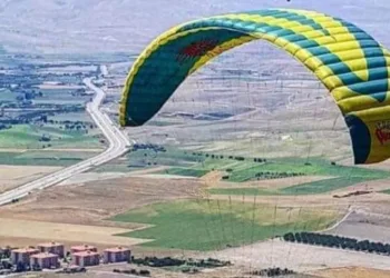 Yüksekten düşen paraşütçü hayatını kaybetti
