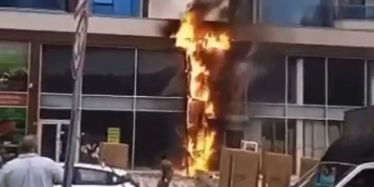 Bursa’da mobilya dükkanında yangın