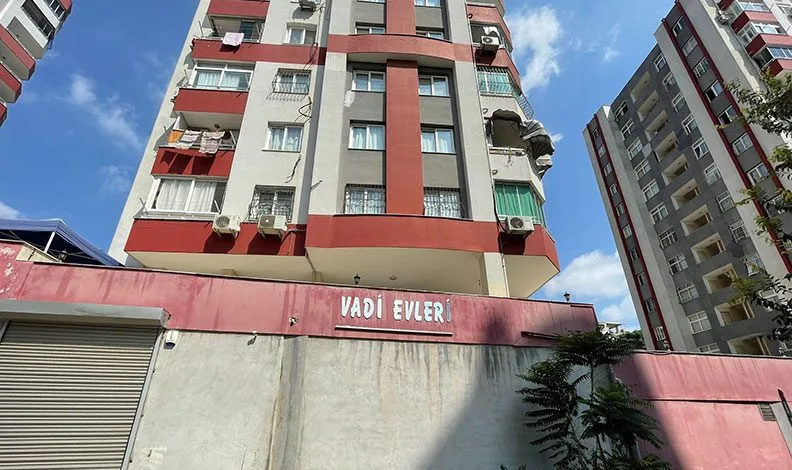 Adana’da 7 yaşındaki çocuk 4. kattan düştü