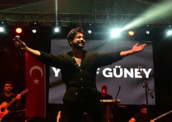 Yusuf Güney Karacabey’de sahne aldı
