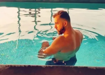 Havuzda yüzerken kalp krizi geçirerek öldü