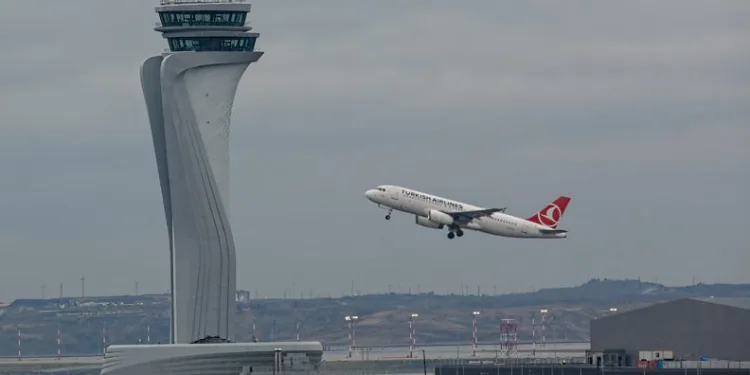 Yolcu sayısı 8 ayda yüzde 56,9 arttı