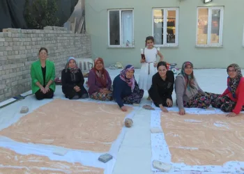 Bursa Orhaneli’de yöresel tarhana yapıldı