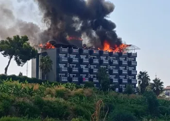 Antalya’da otelde korkutan yangın!