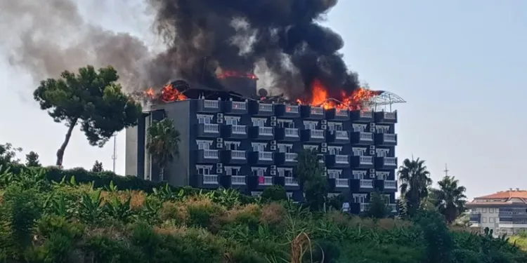 Antalya’da otelde korkutan yangın!