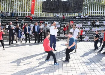 Bursa Büyükşehir’le sokakta hayat var