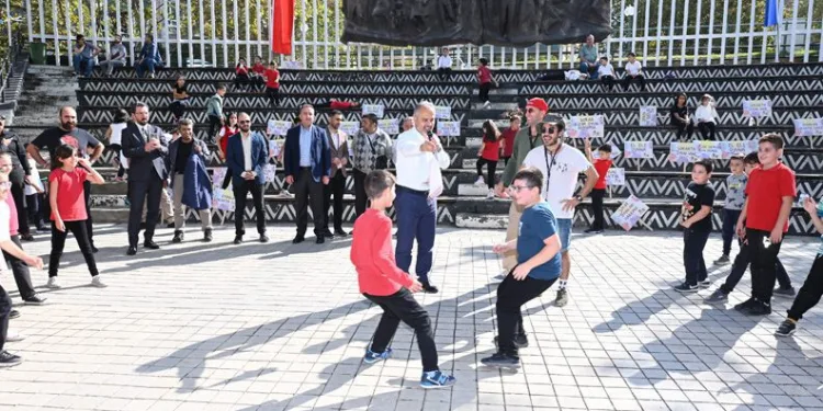 Bursa Büyükşehir’le sokakta hayat var
