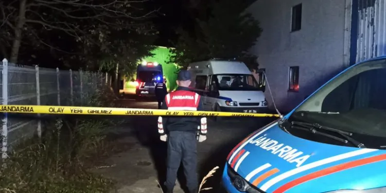 Fabrika bahçesinde ölü bulundu