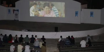 Tekirdağ’da amfi tiyatroda sinema keyfi