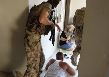 111 adrese dev uyuşturucu operasyonu