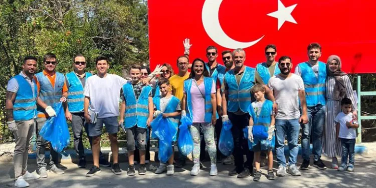 DEVA Partisi’nden Bursa’da doğa temizliği
