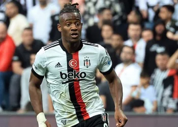Fenerbahçe Michy Batshuayi transferini bitirdi