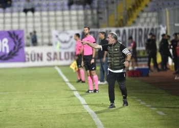 “Takımımızı play-off mücadelesinde tutacağız”
