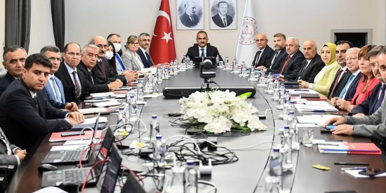Bakan Özer Milli Eğitim müdürleriyle