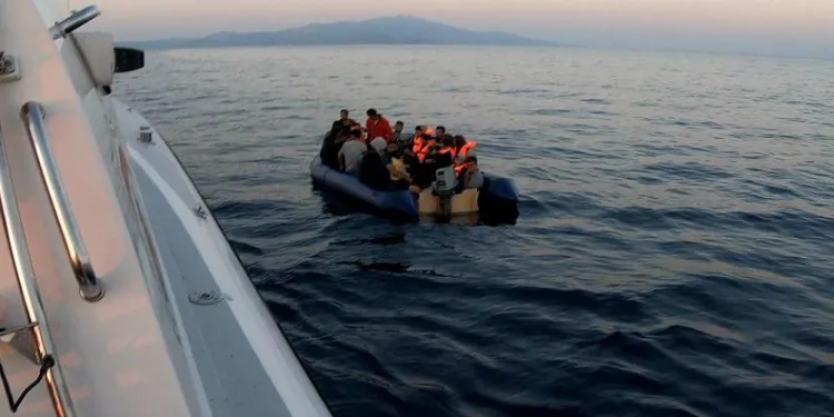 Çanakkale’de 32 düzensiz göçmen kurtarıldı