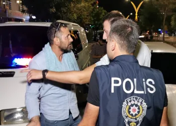 Çakarlı araçla yakalandı: “Vatan haini miyim?”